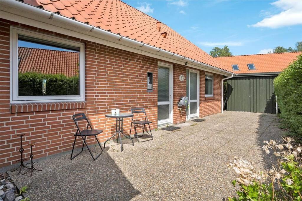 House Near Public Transport Villa Lystrup ภายนอก รูปภาพ