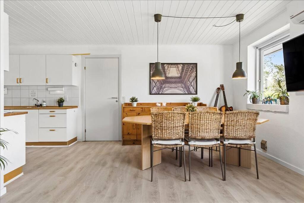House Near Public Transport Villa Lystrup ภายนอก รูปภาพ