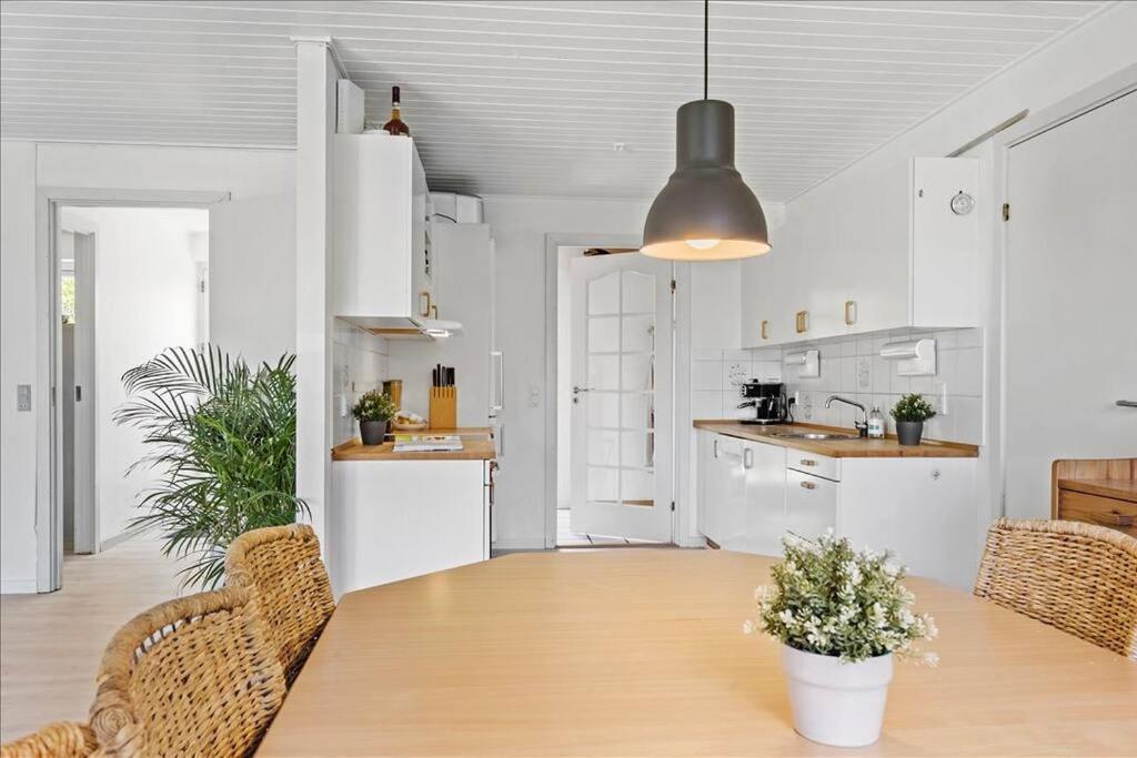 House Near Public Transport Villa Lystrup ภายนอก รูปภาพ